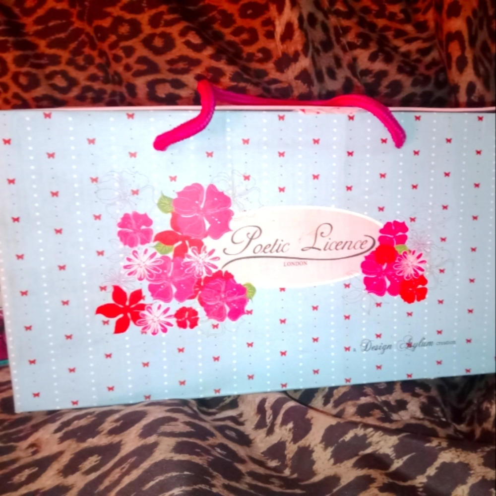 Poetic License  size 10 Multi color